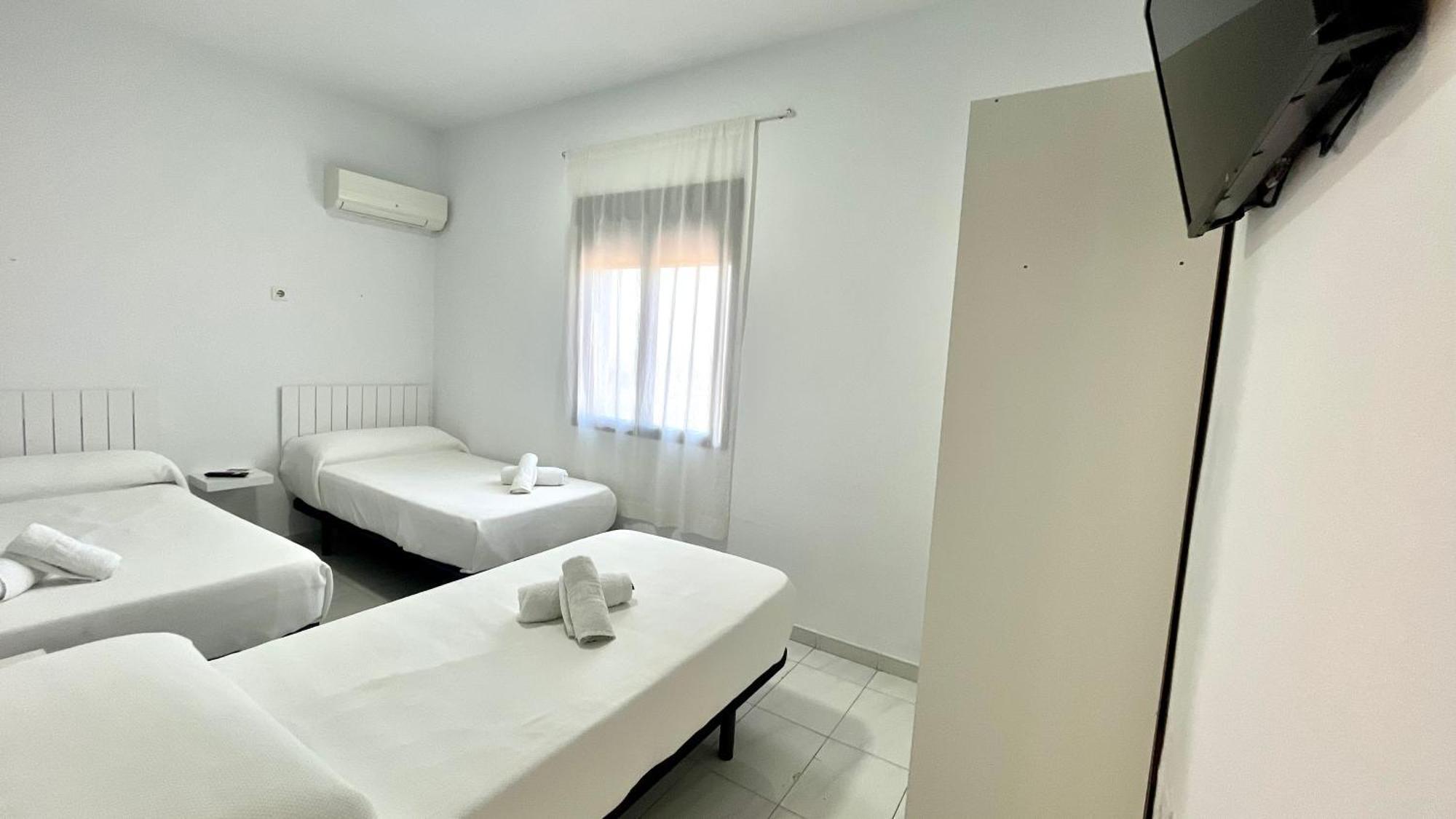 Hostal Carlos III Aldea Quintana Eksteriør bilde